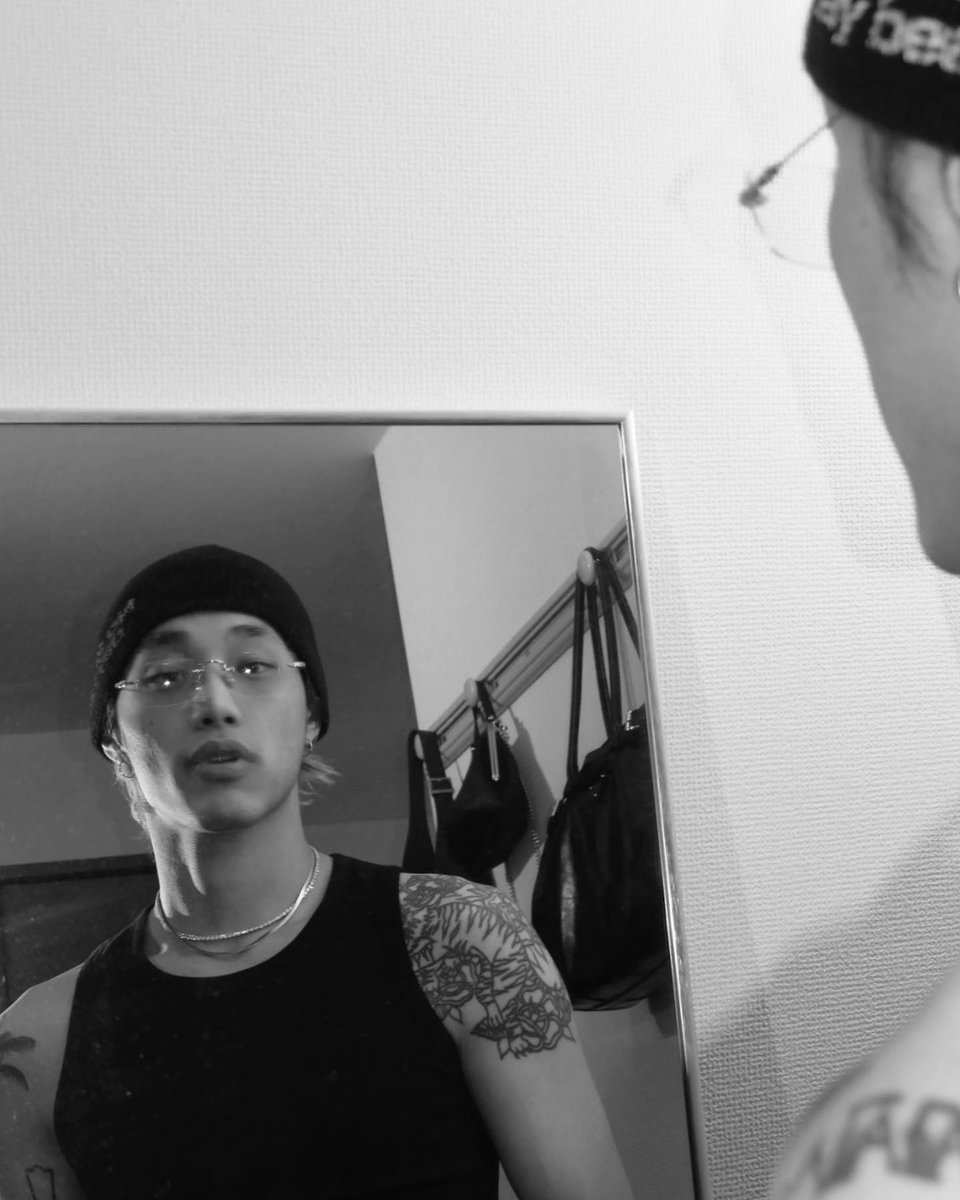 ____jeyy's tweet image. Guess what's new?