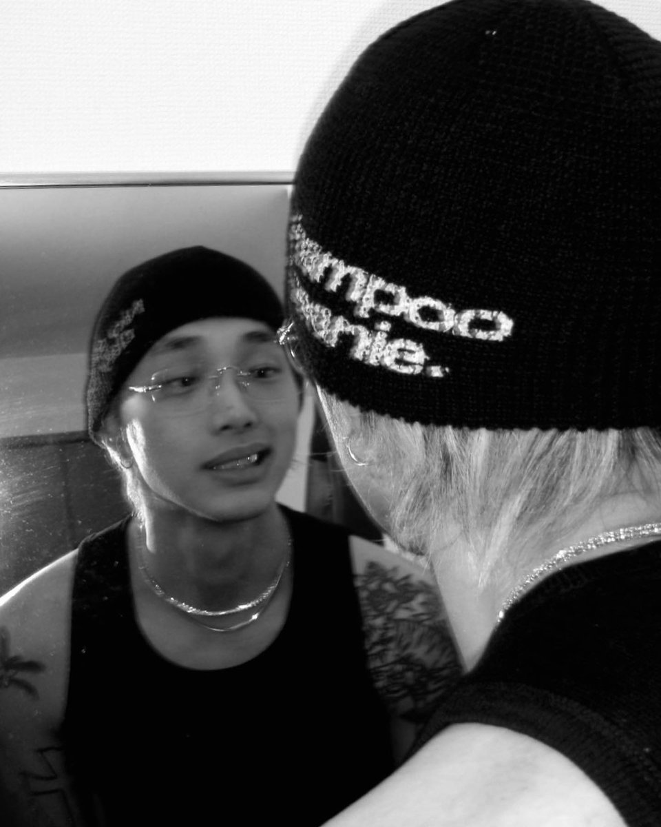 ____jeyy's tweet image. Guess what's new?