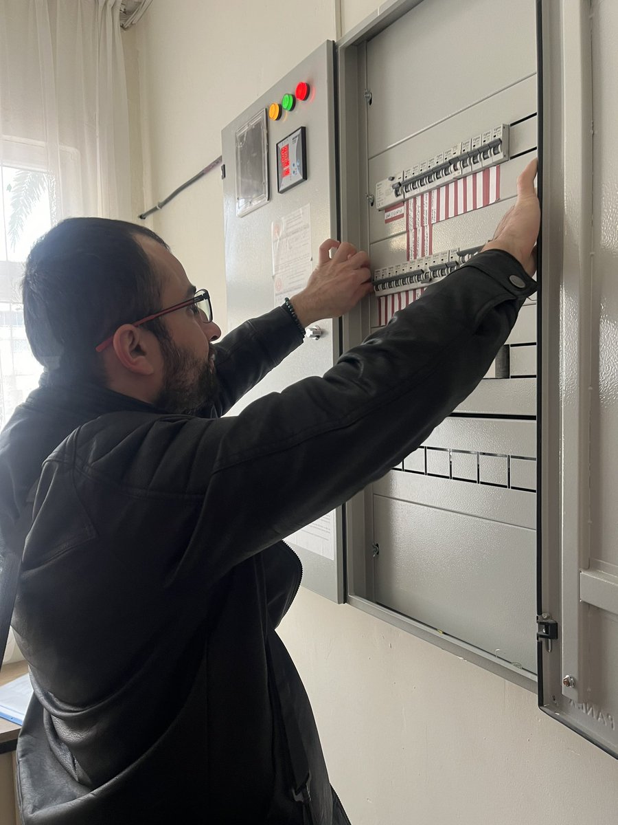 Sinop BT İl Koordinatörlüğü (@btsinop) on Twitter photo Gerze Haşim ve Zehra Tarı Ortaokulu BT Laboratuvarı kesin kabul işlemleri tamamlanmıştır. <a href="/sinopilmem/">Sinop Milli Eğitim Müdürlüğü</a> <a href="/GerzeMEM/">Gerze İlçe Milli Eğitim Müdürlüğü</a> Gerze Haşim ve Zehra Tarı Ortaokulu BT Laboratuvarı kesin kabul işlemleri tamamlanmıştır. <a href="/sinopilmem/">Sinop Milli Eğitim Müdürlüğü</a> <a href="/GerzeMEM/">Gerze İlçe Milli Eğitim Müdürlüğü</a>