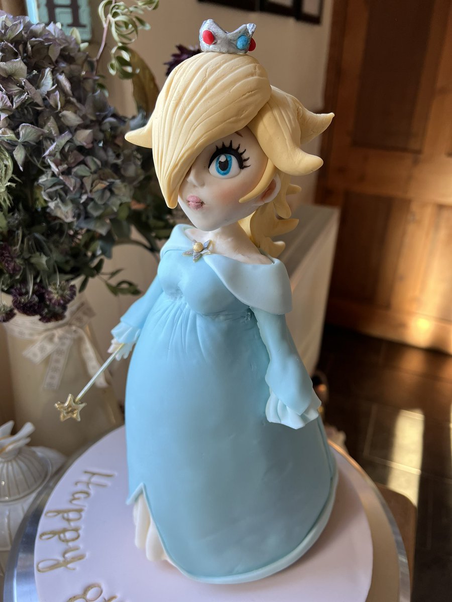 CryptoQuine's tweet photo. Been caking again
She’s levitating
Birthday girl is happy as
#princessrosalina #marioprincess https://t.co/ctdy5v0tZ8