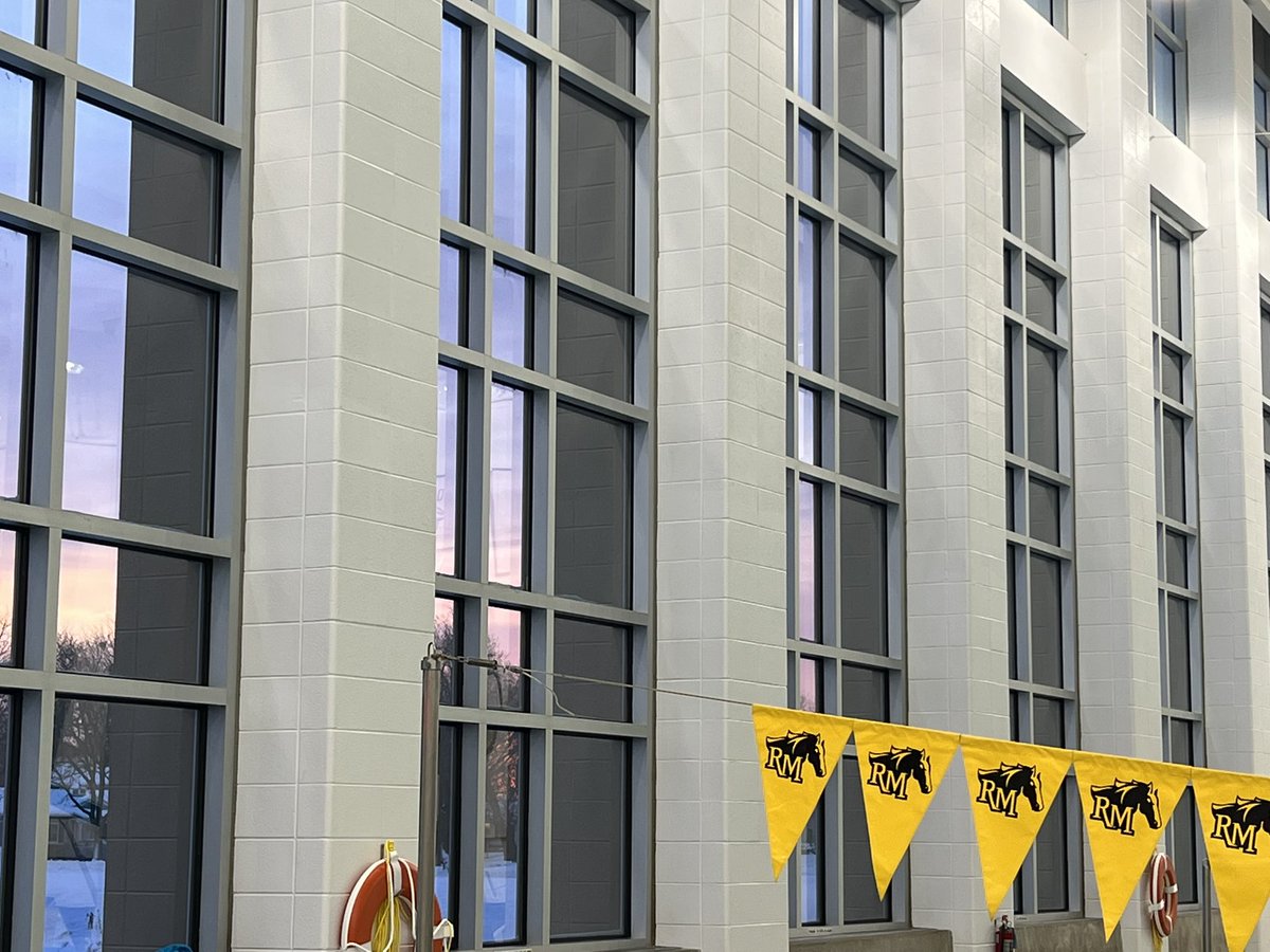 rmhsheadswim's tweet photo. One of the many joys of being a swimmer…. Sunrise swims! And a little cold won’t stop working on goals! #30belowzero #february @RMHSMUSTANGS @RMHSstampede https://t.co/0hE36wNZc3