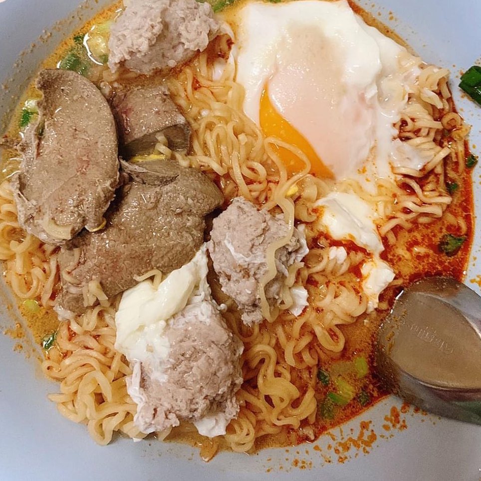 thonburian's tweet photo. โจ๊กเตาถ่าน เป็นร้านประจำของเราเอง กินมาแล้วหลายปี พาเพื่อมากินกี่คนติดใจกันหมด

เค้ามีทั้งมาม่า และโจ๊กนะ ดูทำไม่ยากแต่พอไปทำเองทีไร ไม่อร่อยเท่าสักที 🤣 หมูนุ่ม ตับสุกกำลังดี ก็คือชอบมาก

🕘 จันทร์-ศุกร์

16:300-21:00 น.

📍https://t.co/X5TMUjs8MZ

#รีวิวฝั่งธน #อร่อยบอกต่อ https://t.co/nixsdhndID