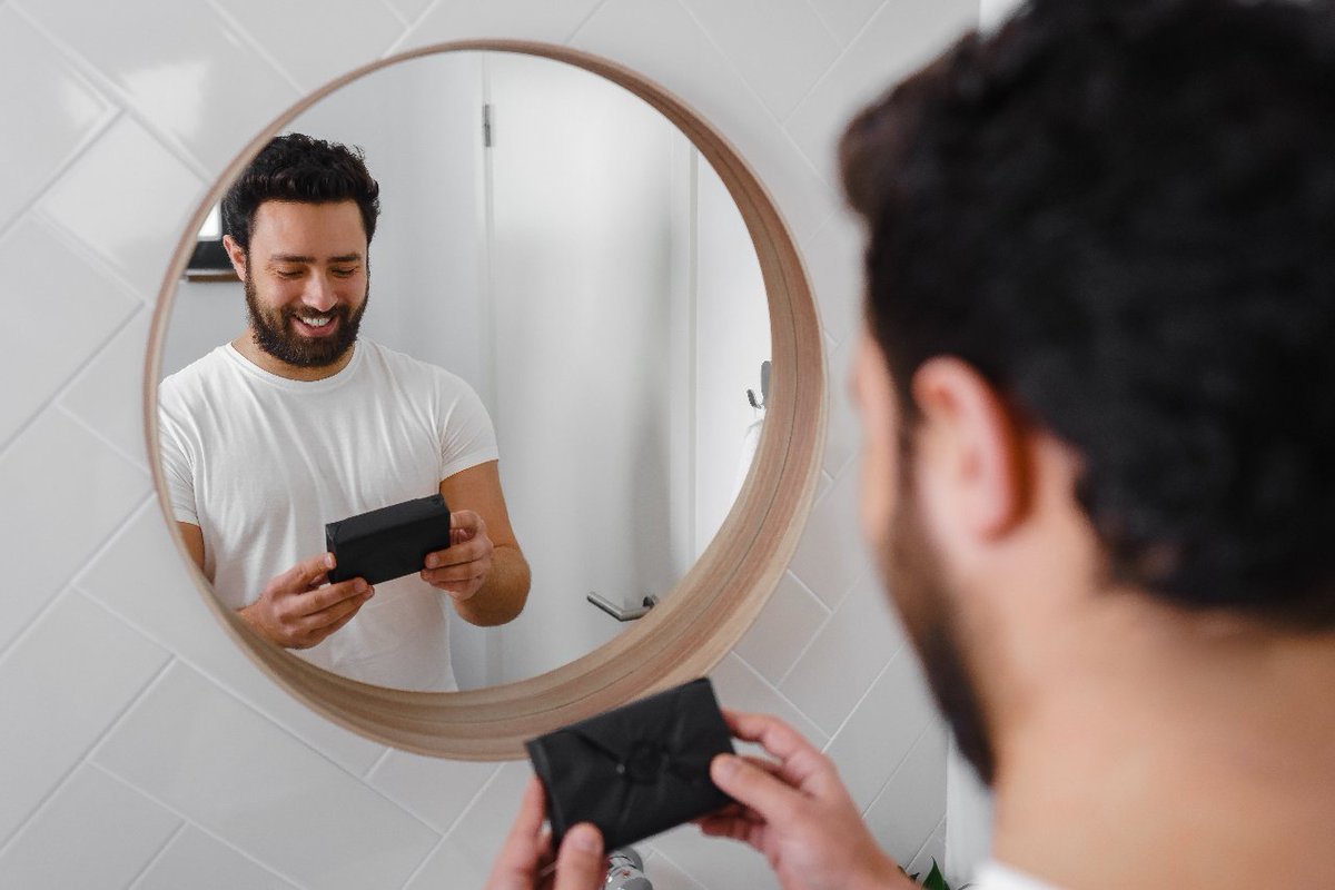 The moment when the Tatara Razor arrives and you are ready to unbox it!

Feel it for yourself!

Open our website to get your first order, link in bio! 

#TataraRazors #wetshaving #safetyrazor #mensgrooming #shavingbrush #beardrazor