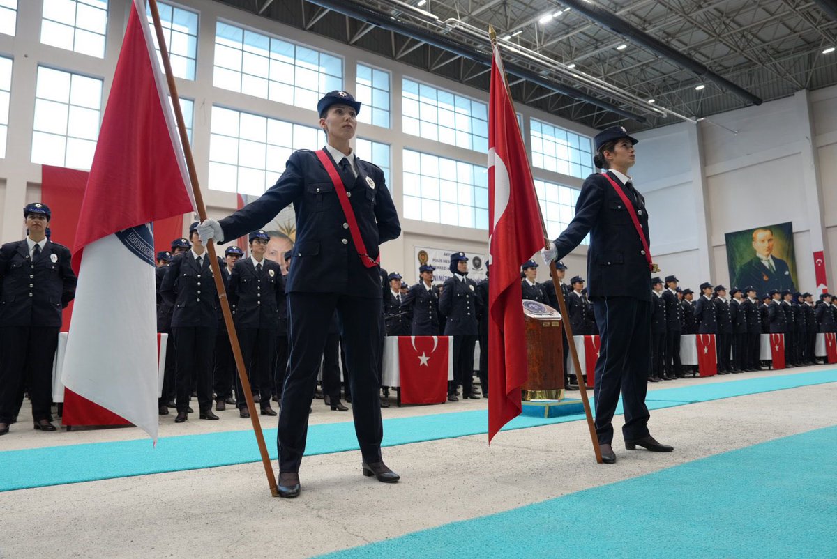 EmniyetGM's tweet image. Çelik gibi sarsılmaz irade ve korkusuz yürekler...

🇹🇷🇹🇷🇹🇷

#POMEM