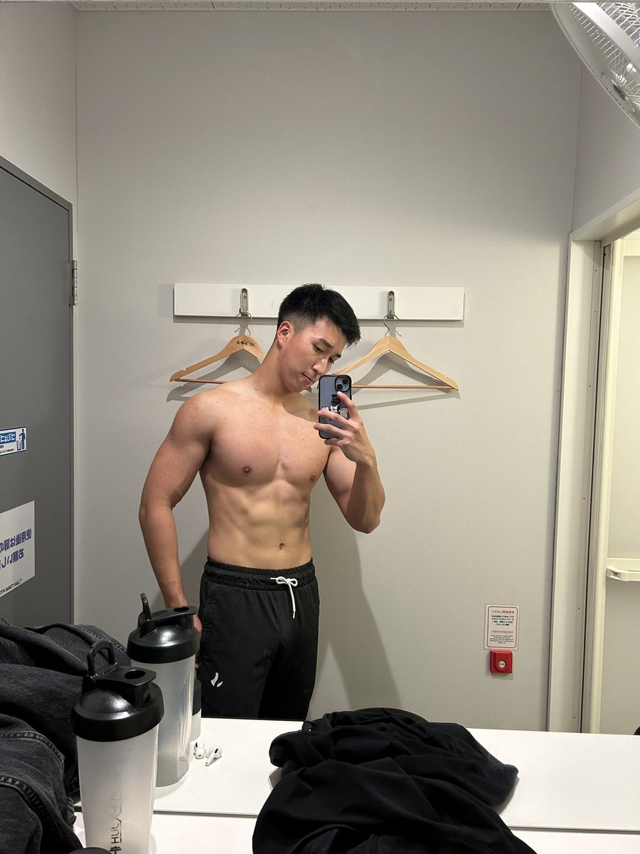 Ysur_Not's tweet photo. 1.初めた頃
2.大会前
3.今現在
@Naasuke_fit @fitness @筋トレ https://t.co/dq4KdoG2fN