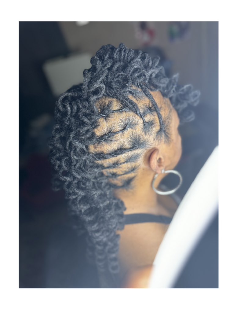 Luv_Shay_Butta's tweet photo. Loc Curly Mohawk
Retwist & Styled By:
@dr_happygolockystyles
Book your next appointment with ME!
I service the DMV (202, 301, and 703)
and
Tidewater Region (757)
#drhappygolockystyles #locs #locstyles #locmohawk #retwist #DMVlocs #757locs #loctician https://t.co/d4c2LXE1GO