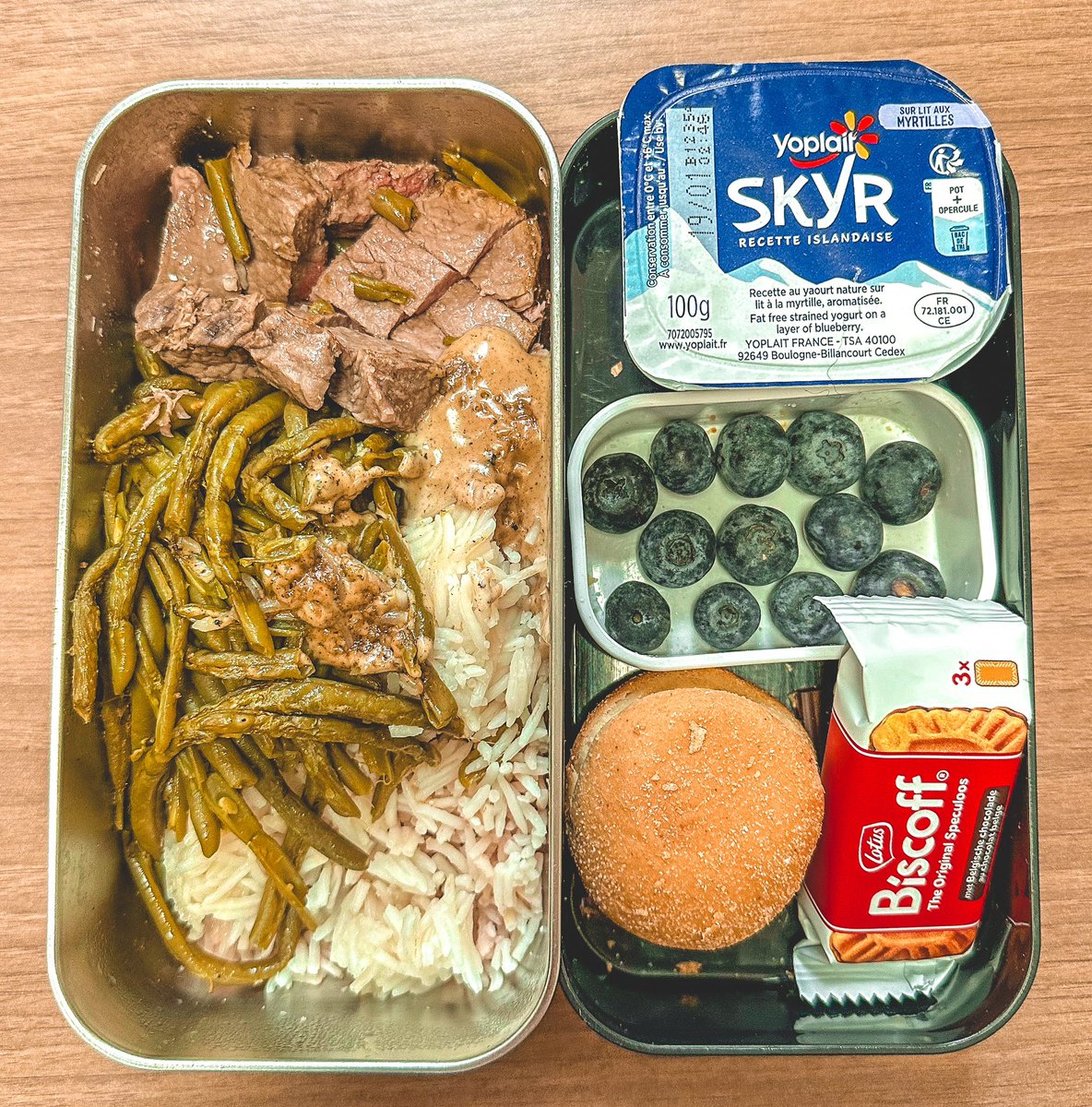 elaineedur's tweet photo. Déjeuner gourmand, complet et équilibré avec un skyr à la myrtille.
#yoplaitskyr @yoplaitfrance https://t.co/cv0JQm3MvJ