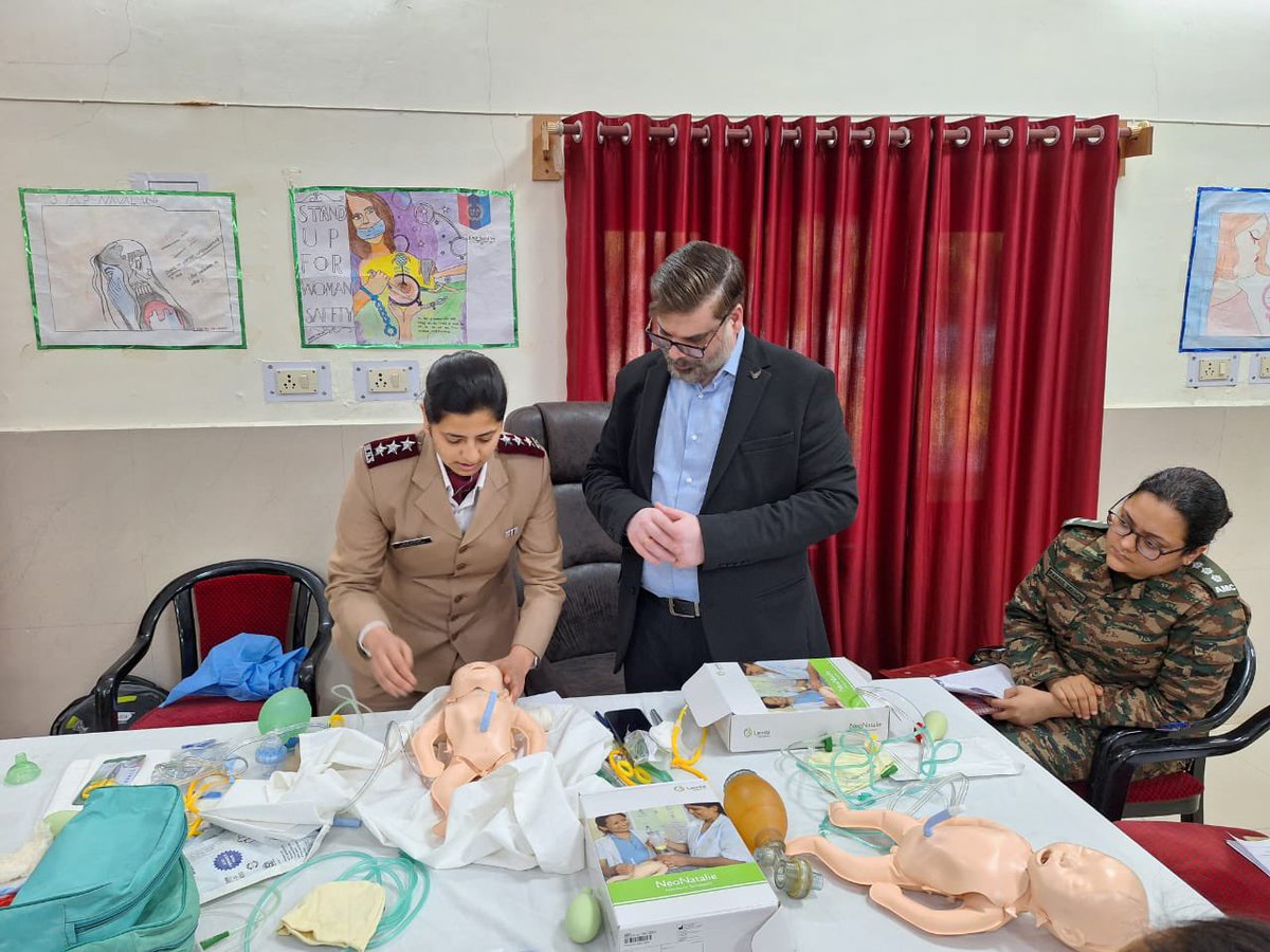 dgafms_mod's tweet photo. #FirstGoldenMinute
(FGM)
Military Hospital Gwalior and Indian Academy of
Paediatrics (IAP) conducted IAP FGM Basic Neonatal Resuscitation training for Medical and Nursing Officers under First Golden Minute Project.
#Touching Hearts
Saving Lives
#Team MH GWALIOR
@adgpi
@modspokesperson
