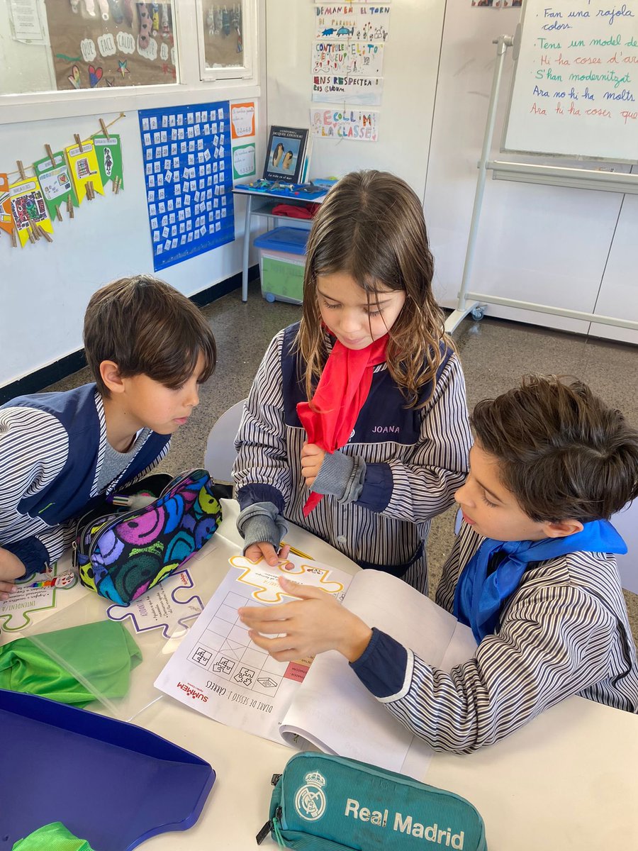 escolapiamataro's tweet photo. Moments de trobar-nos amb l’equip i reflexionar… Com estem fent els càrrecs? 💭 #SUMMEM #Som2n https://t.co/b1IPEvrWvI