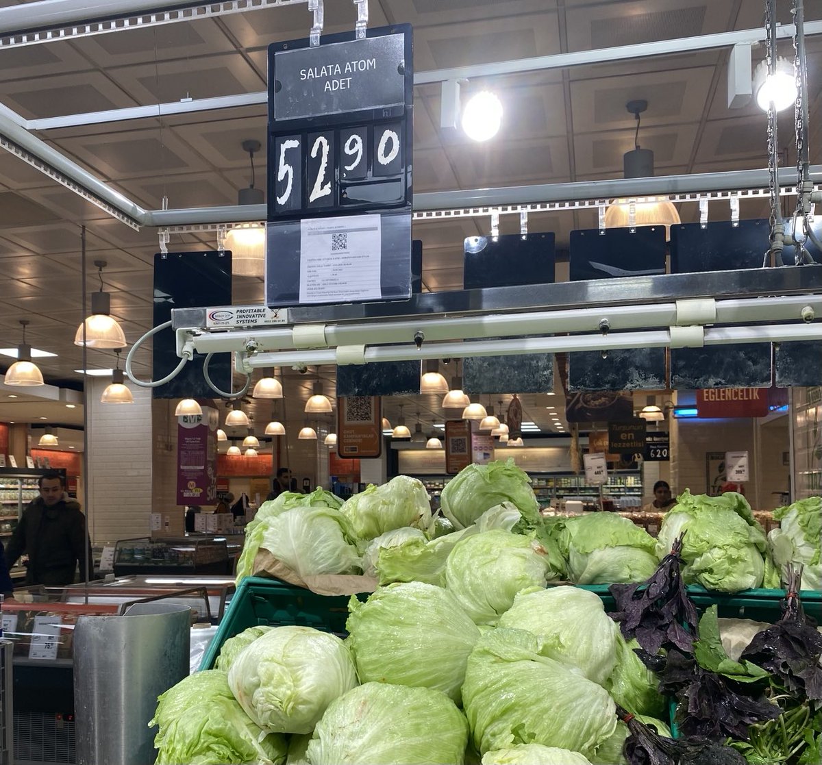 Atom salata… Sanki bomba