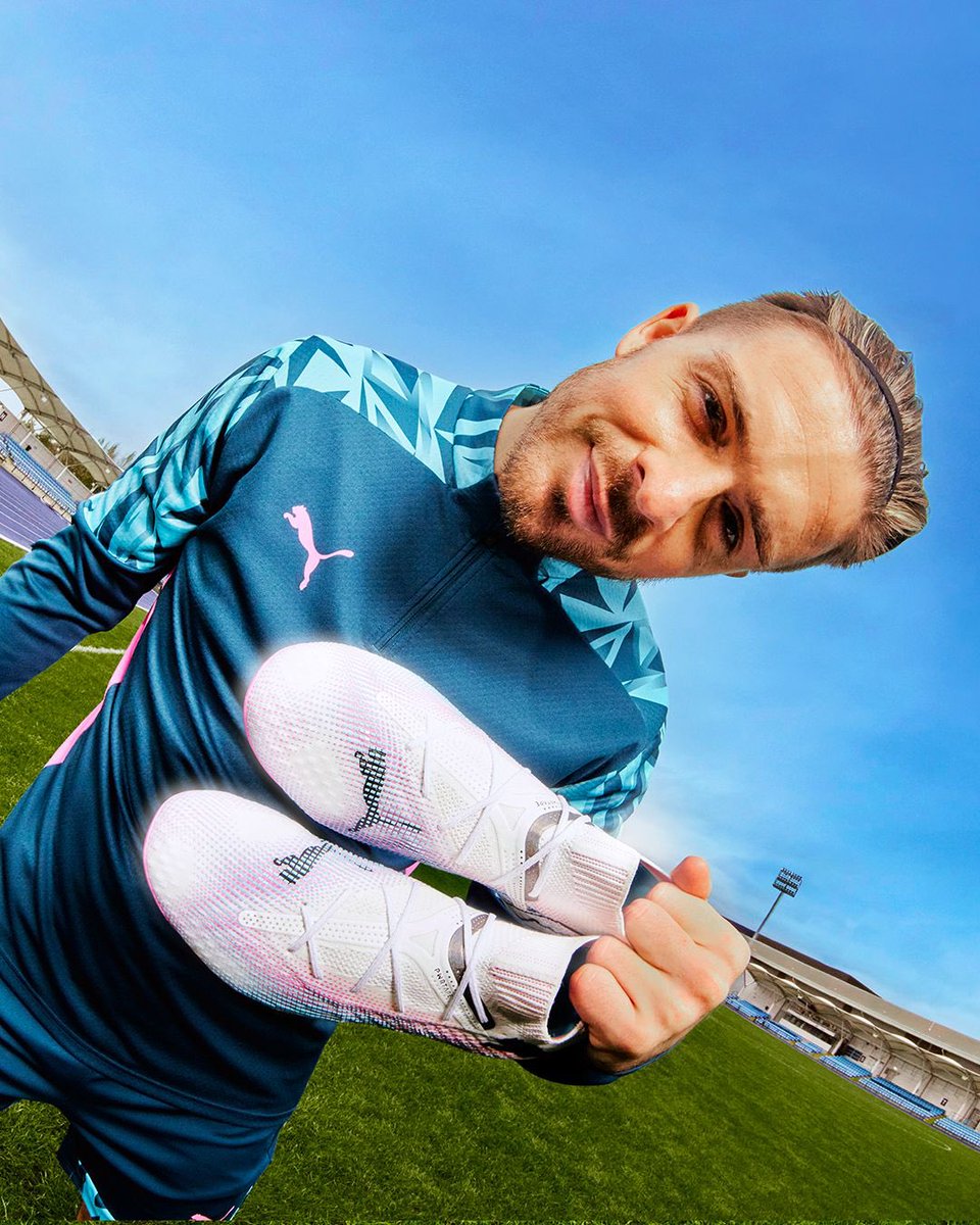 JackGrealish's tweet image. This thing FITS DIFFERENT 🩷
#PUMAFUTURE @pumafootball