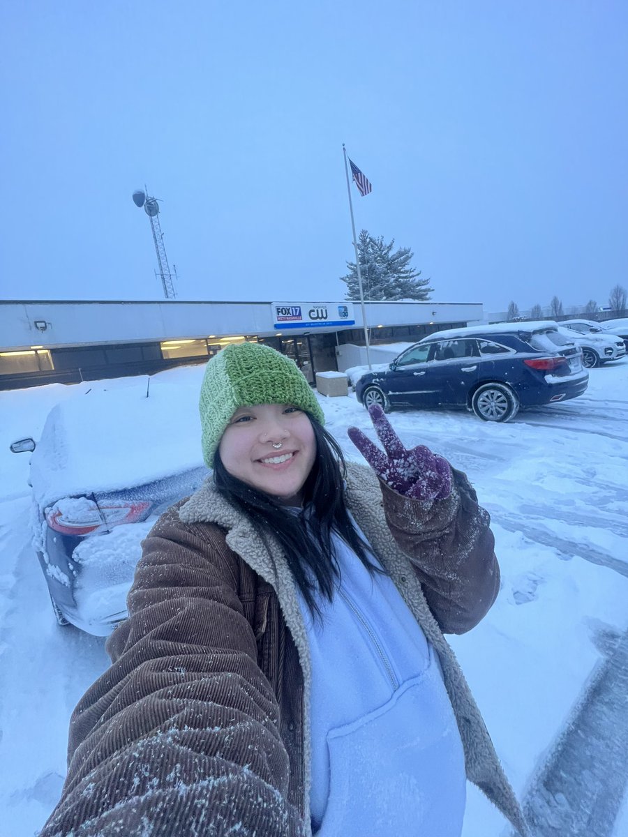 audreymharper's tweet photo. My first snow as a Tennessean! (alternative caption: a reason to finally wear all the beanies I’ve crocheted) https://t.co/boW81XSxot