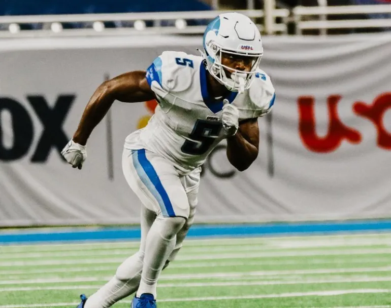 JamesLarsenPFN's tweet photo. #UFL Super Draft Round 5 Recap:

San Antonio: OT Dareuan Parker
Memphis: WR Lee Morris
Houston: LS Logan Klusman
St. Louis: OL Abdul Beecham
Michigan: P Kyle Kramer
DC: OT Adonis Boone
Arlington: WR Juwan Manigo
Birmingham: LS Ryan Langan https://t.co/yUzvnCUrig
