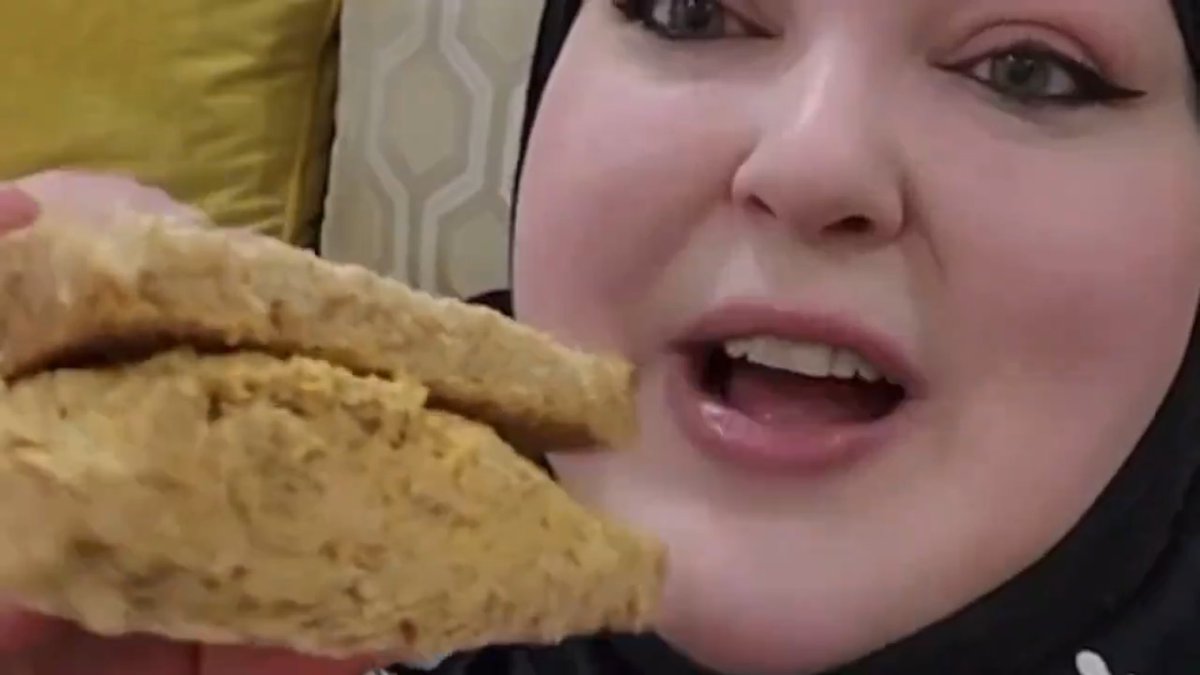 <a href="/StuffKSaid/">Kristin </a> Does she want some bread with that tuna! 😳