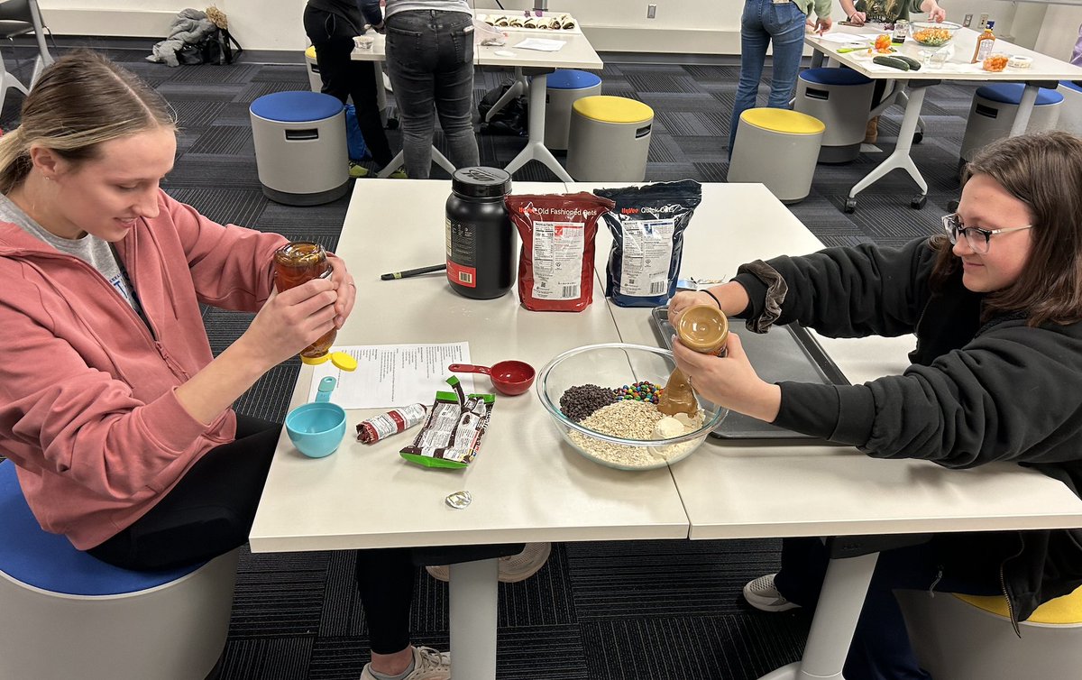 Last week, high schoolers from the UNK Health Science Explorers Program learned about the roles and responsibilities of a Registered Dietitian and how important nutrition classes are for all health science majors.