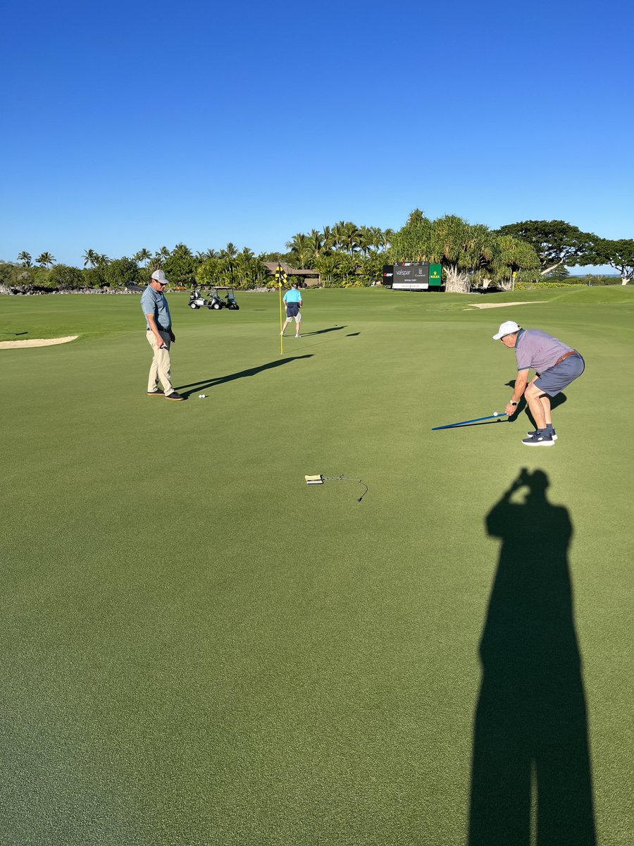 dturfie's tweet photo. Tournament prep at Hualalai. Dan has this course dialed! ⁦@SimplotTurf⁩ ⁦@_JohnMarshall__⁩ ⁦@simpledoyle1⁩ https://t.co/ii3BaX8ALx