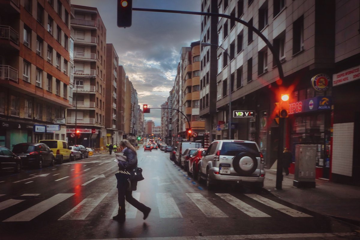 malnero's tweet photo. Foto de un día lluvioso en Gijón 
#gijon #asturias #spain #lumixlx7 https://t.co/1Crq0HP4HG