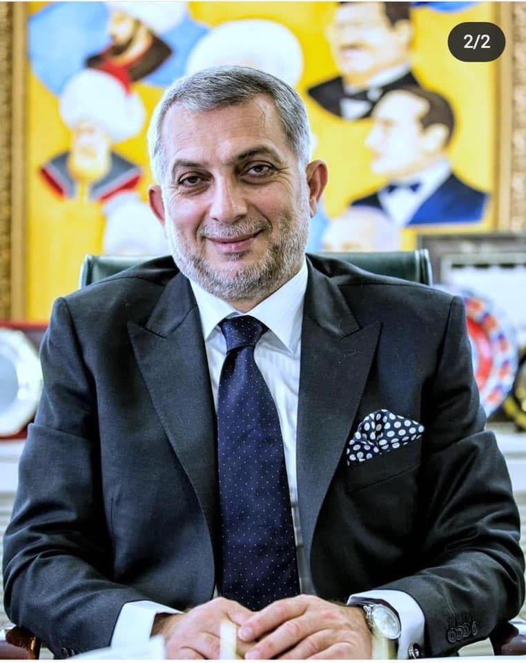 O hâlde bir yandan bu coğrafyayı iyi anlamamız gerekirken, öte yandan da Batı karşısındaki yenilgimizin akıl gerekçelerini tefekkür edip, bu gerekçeleri ortadan kaldıracak yeni bir “aklın özgürlüğü ekolü” kurmalıyız.
#Metince