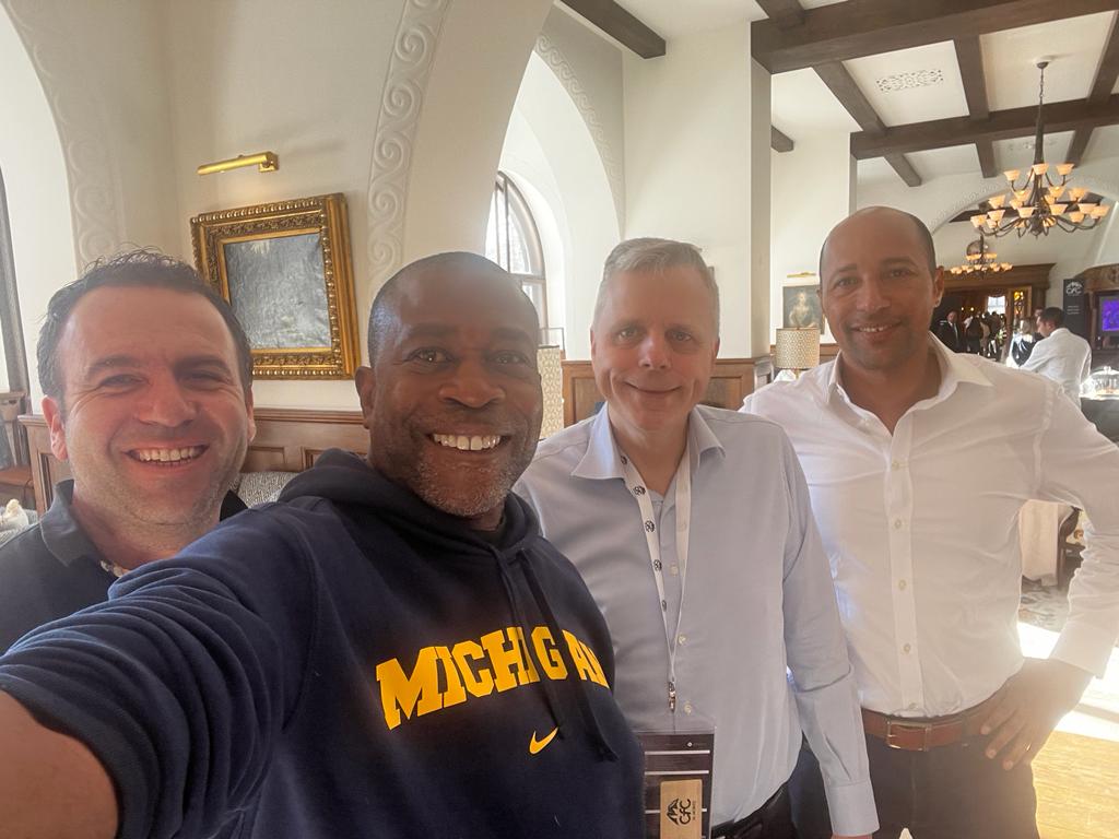 apartmentpro's tweet photo. @leemonbaird took some timea to speak with me, @donoparah, and @Rmalk at the #cfcstmoritz last week. An honor!
#Hedera #RedSwanCRE https://t.co/FlZCE57E00