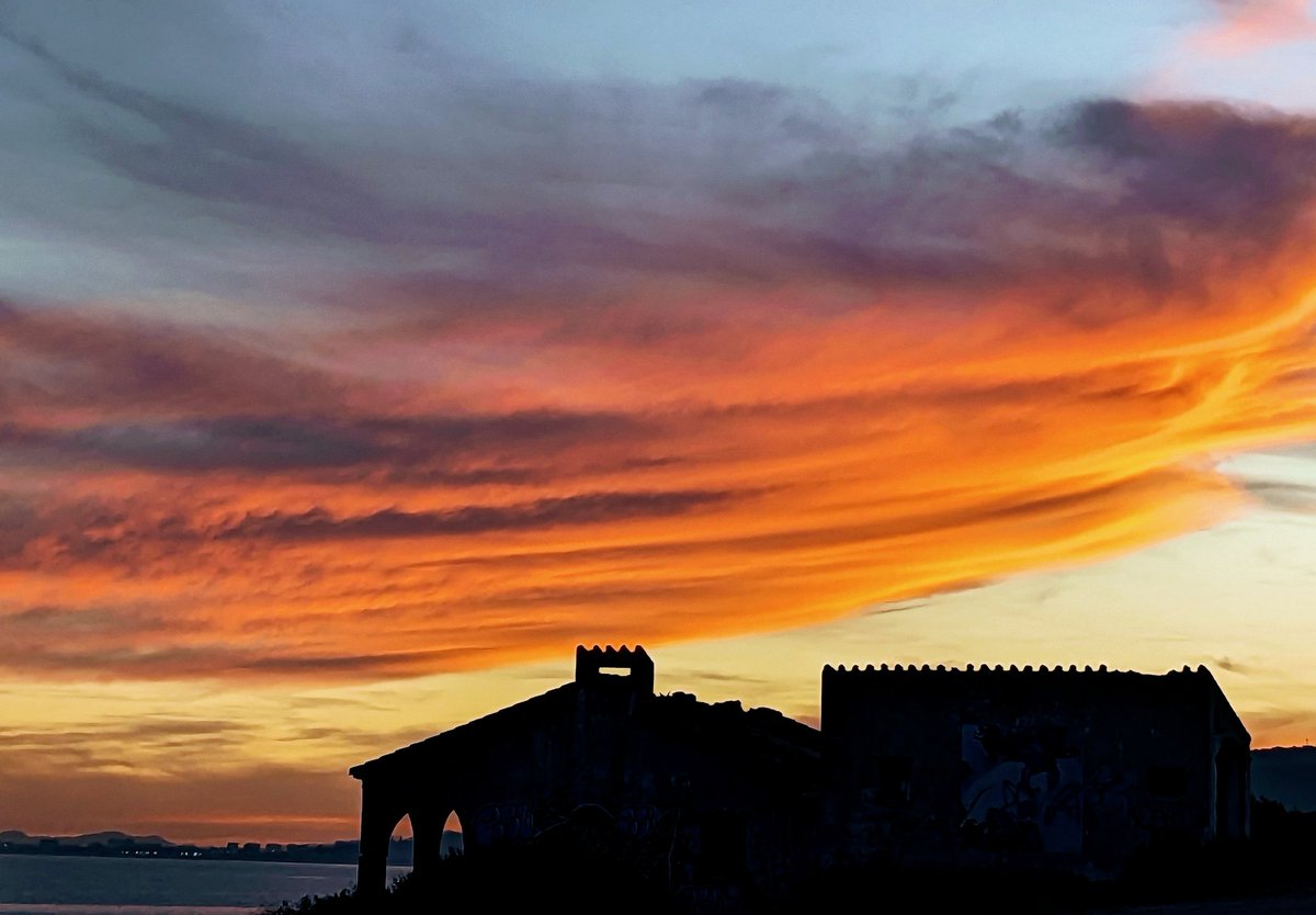 MandyCl56972264's tweet photo. Sunsets!!!! Here are some of my recent ones... #sunsets #photography #PhotographyIsArt #photographylover #sky https://t.co/kOOdZrpfYq