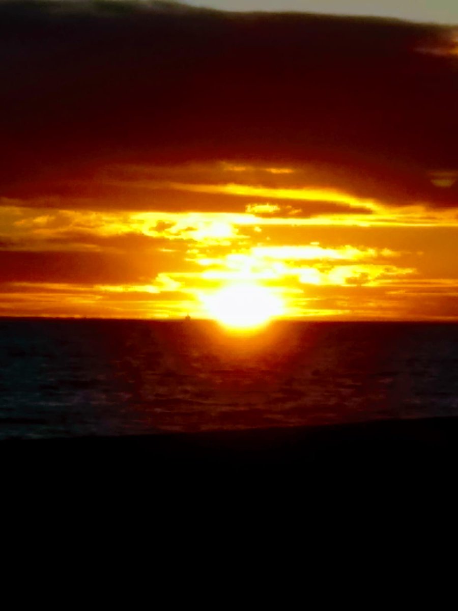MandyCl56972264's tweet photo. Sunsets!!!! Here are some of my recent ones... #sunsets #photography #PhotographyIsArt #photographylover #sky https://t.co/kOOdZrpfYq