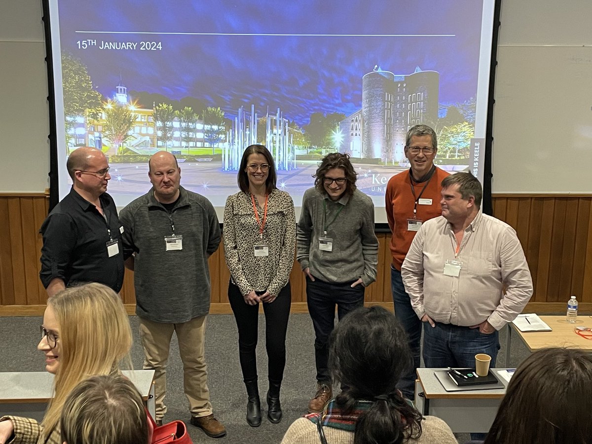 AnnaGrayNeuro's tweet photo. Delighted to win best talk at the UK Proteoglycan Meeting at Keele University…back where it all began for me as an undergrad many years ago ❤️
@UProteoglycans @wtccmr @LydiaBeckerIII 
Representing the Dyer lab!! @douglaspdyer https://t.co/DlvRtsTUO9