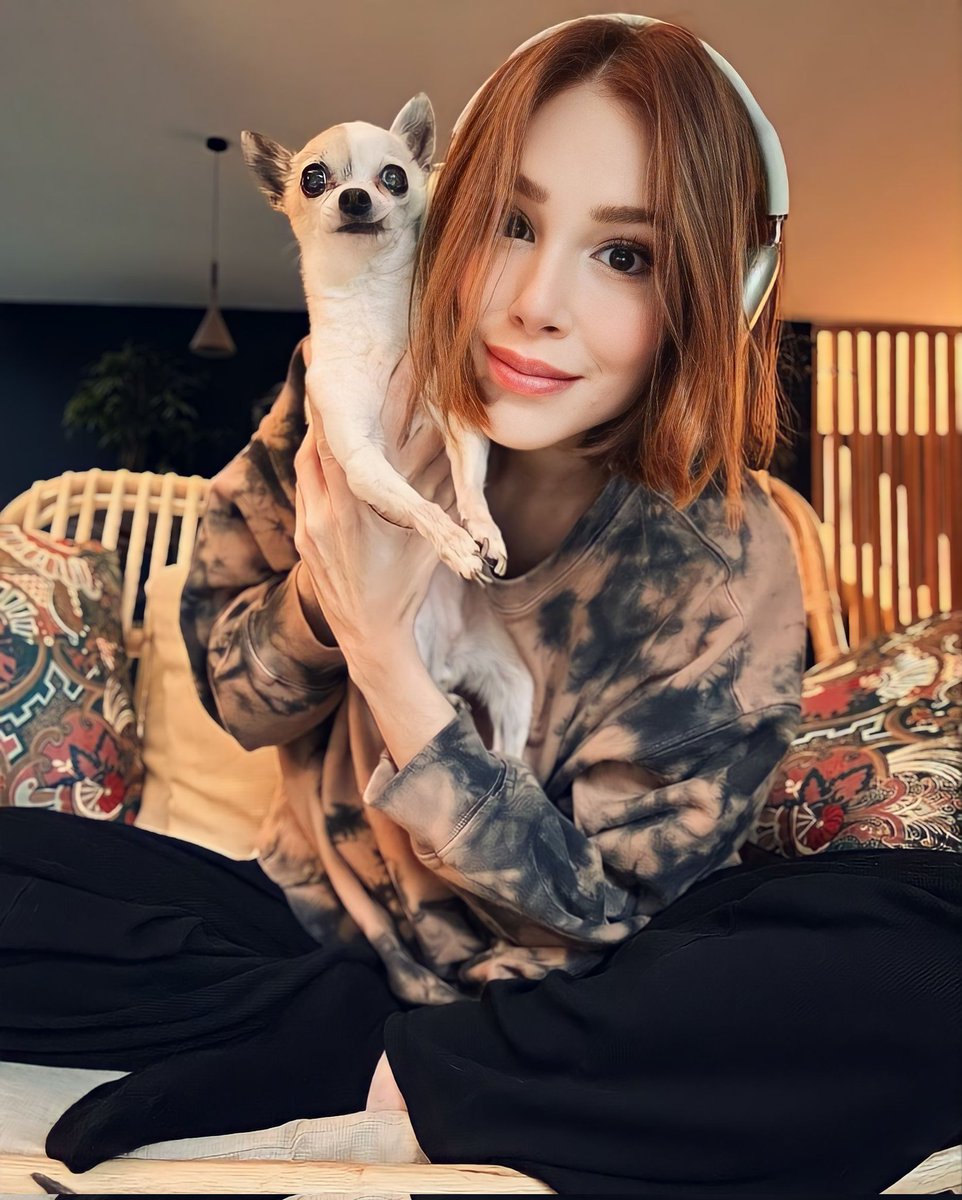 Vaniaalmeida24's tweet photo. #ElçinSangu compartilhou no seu IG 
Amo tanto 🫶🐶🧡 @elcnsng https://t.co/JYAAlTahJ1