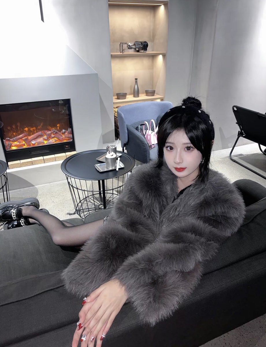 Jingyibb123's tweet photo. 今天当黑丝小妹妹(⁎⁍̴̛ᴗ⁍̴̛⁎) https://t.co/9Kzc9pVue4