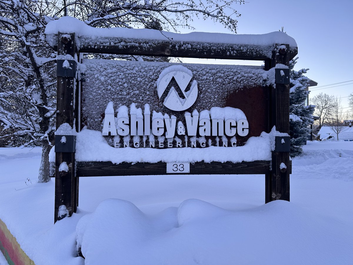 AshleyVanceEngr's tweet photo. Bend did not escape the blast of cold winter weather this past weekend! Anybody else digging out after the storm? What's it like where you live? #InBend ☃❄🥶 https://t.co/ClblMx5rv2
