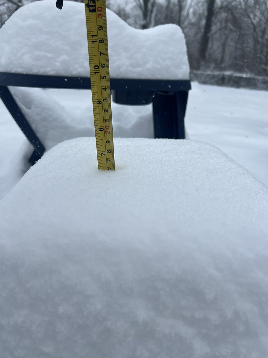 amandaquinton's tweet photo. Over 6 inches in Woodbine #tnspotter @NashSevereWx https://t.co/Ihjl1pMUKm