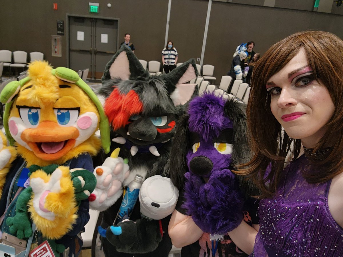 Can I just say real quick just how wonderful it was to meet <a href="/Benjadumb/">brendabanks.bsky.social</a> ?

You were an absolute sweetheart, and I swear, you were raidient with that outfit☆•°!

Thank you for letting my little group of buddies have a photo with you 💖

#anw24 #anthroNW