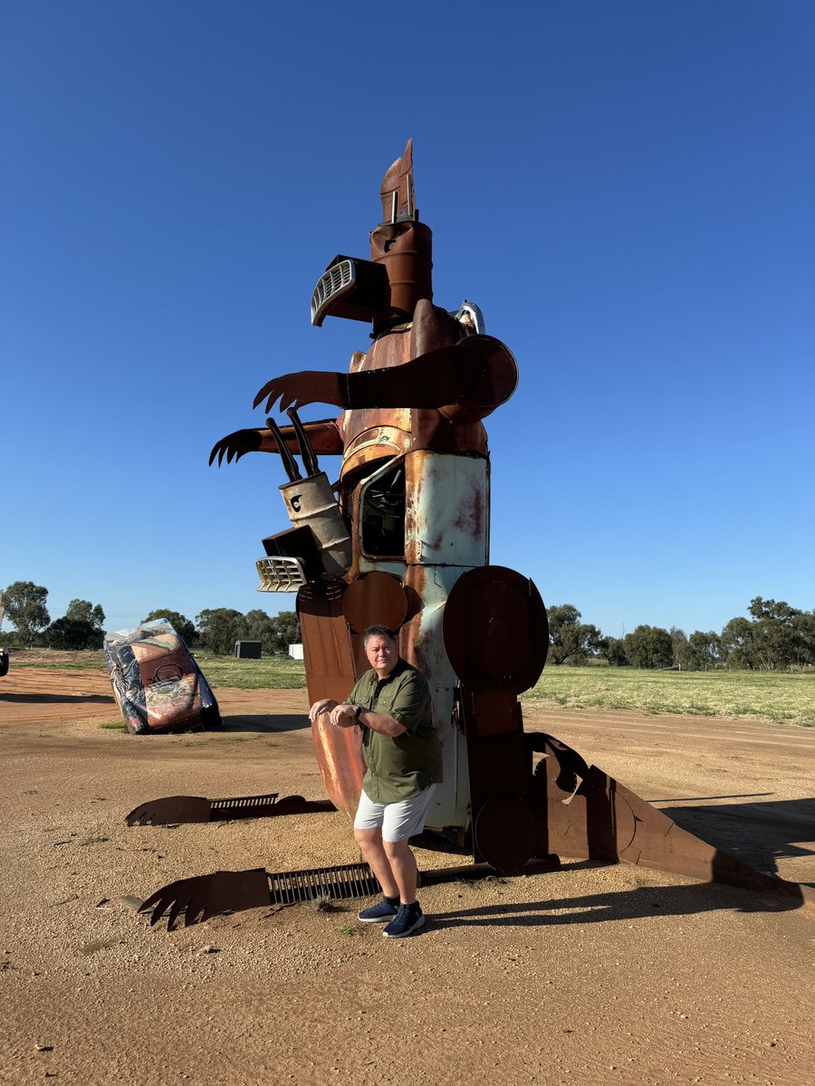 mikebrewer's tweet photo. Kangaroo car art #Condoblin #australian #adventure π¦π¦πΊπ https://t.co/nFh76gBE0a