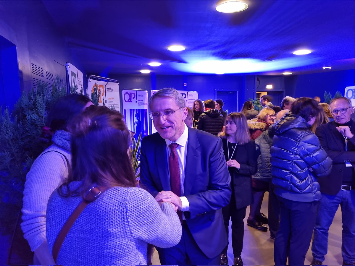 Bienvenue à cette traditionnelle cérémonie des vœux à #Pessac. Je tiens d’ores et déjà à remercier l’ensemble des agents, les techniciens, les traiteurs et les musiciens pour leur très forte implication dans l’organisation et l’animation de cette soirée.
#voeux2024pessac