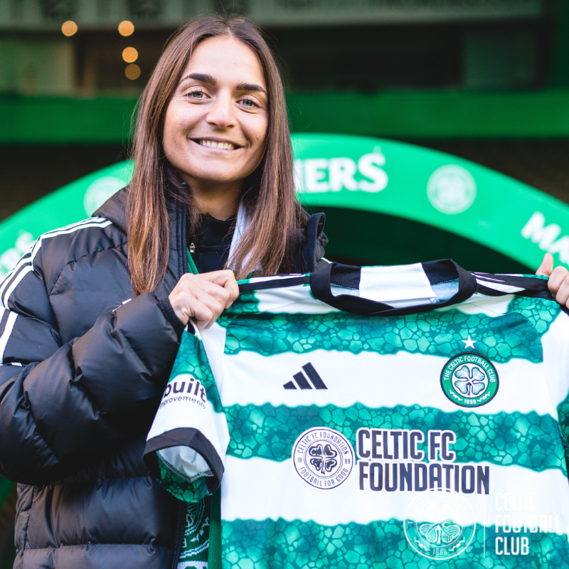CelticFCWomen's tweet photo. 🇸🇪 Swede dreams ✨

Read @elenasadiku's first words as #CelticFC Women Head Coach 🙌

#CelticFC 🍀 #COYGIG