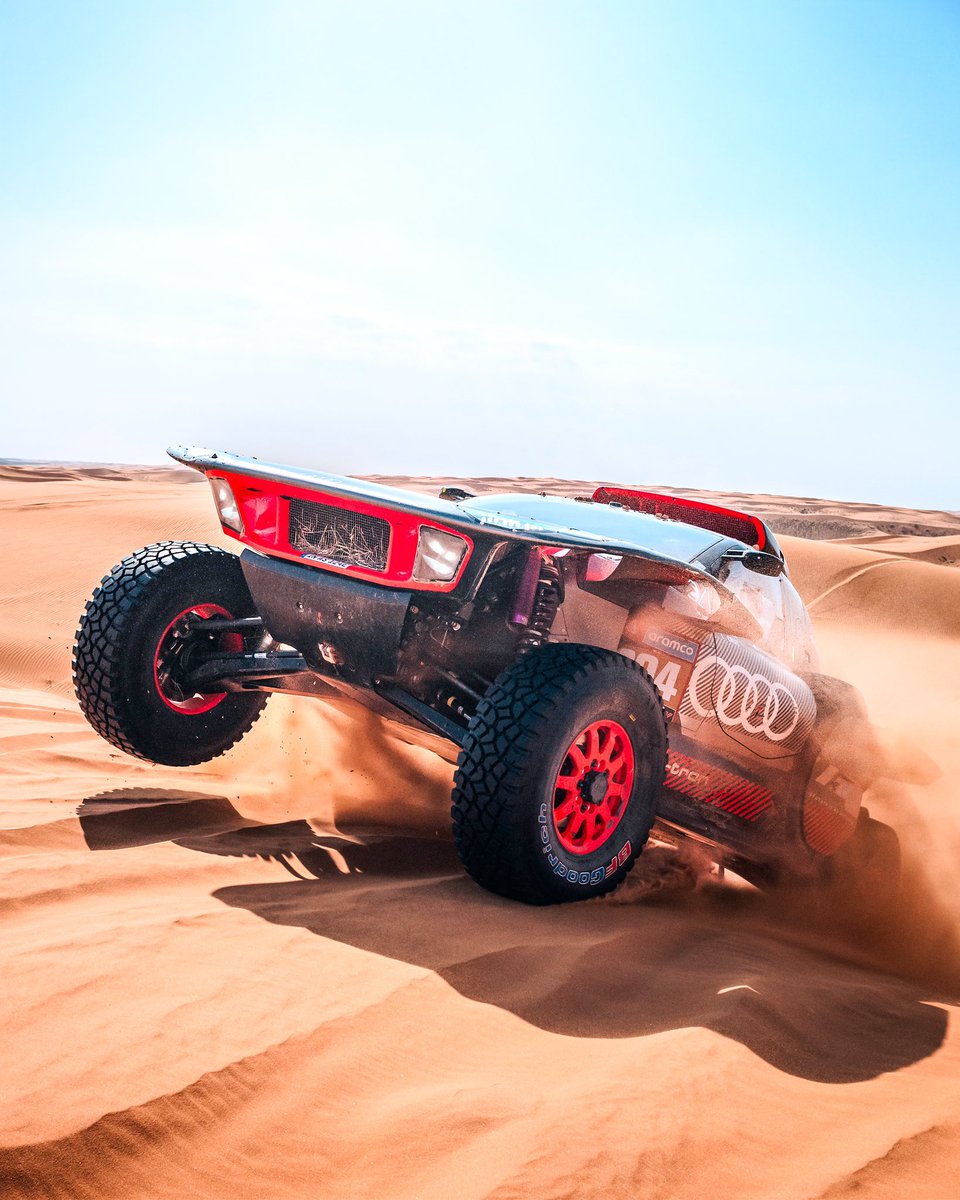 Una etapa más, un día menos. Especial sin grandes problemas para nosotros, <a href="/LucasCruz74/">Lucas Cruz</a> ha hecho un gran trabajo y hemos podido recuperar algunos minutos. Todavía no hay nada decidido, ya hemos visto lo fácil que es perder tiempo.

Además, buen día para el equipo <a href="/audisport/">Audi Sport</a>. 💪🏻