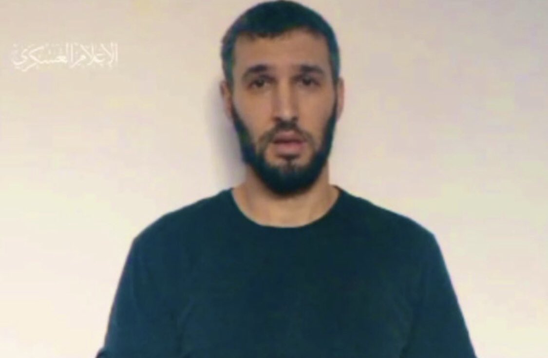 chelseahartisme's tweet photo. After publishing a “sign of life” video yesterday, Hamas has announced the execution of hostages Yossi Sharabi, 53, and Itai Svirsky, 38.

This, the same as the 2,000 pound bombs being dropped indiscriminately in civilian areas of Gaza, is a war crime that must be condemned. https://t.co/IT0tqQLZ7B