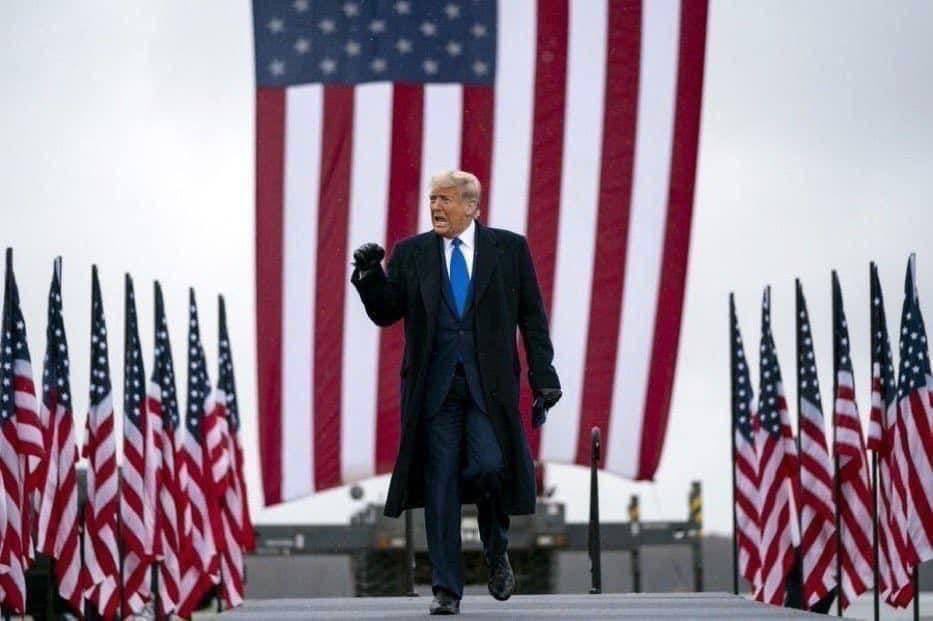 lolitazemorita's tweet photo. President Donald J. Trump will be back in the White House soon. He will return stronger than ever, ready to face any challenge.
🔥PREPARE for something that you never expected to see in your lifetime. 
Share this post if you still support President Trump no matter what! https://t.co/AqzSp504DT