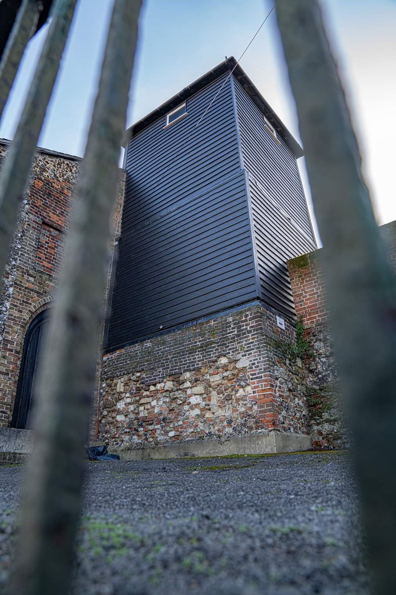 GridArt's tweet photo. Never realised the tower on St Giles Church (now Masonic lodge) was so old and intriguing on the inside!
#Colchester #colchesterlife #ColchesterHistory https://t.co/ndnSMIIwWJ