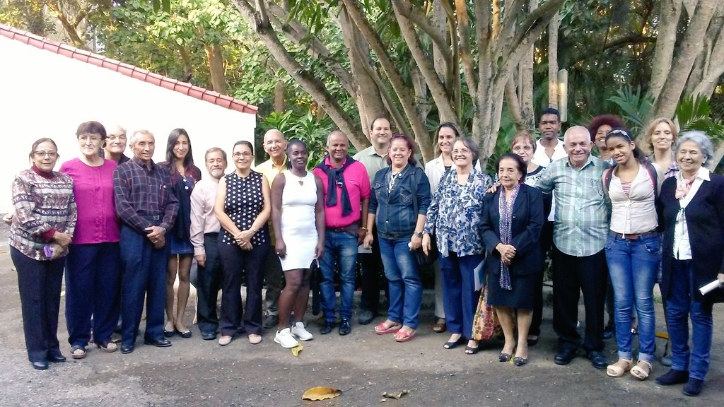 15 de enero, Día de la Ciencia Cubana. Felicidades a todxs lxs que se relacionan con tal actividad, a lxs innovadorxs del mundo del cine en particular.