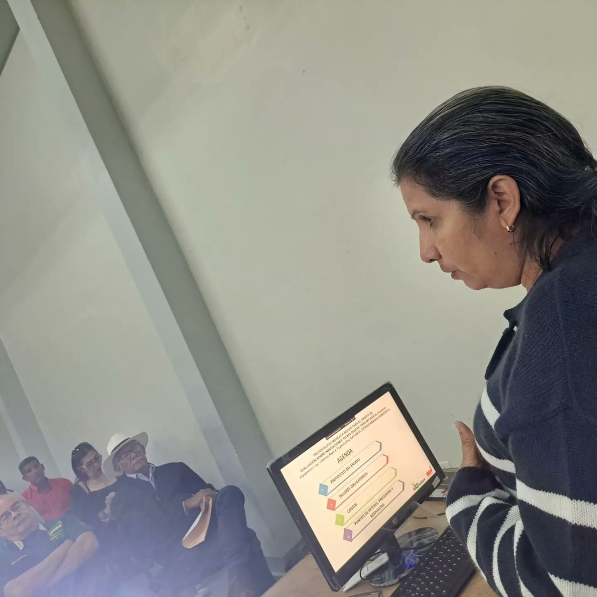 InsaiVeOficial's tweet photo. #MensajeAnual
*Aragua: Salud Agrícola Integral prioridad del Gobierno Bolivariano* INSAI realizó reunión con INIA y empresarios del país, para socializar Protocolo de Evaluación para la Mitigación del Foc R4T en el estado Aragua.
@NicolasMaduro 
@MinAgriculturaV
@wcastroPSUV https://t.co/GsGJk2iVO9