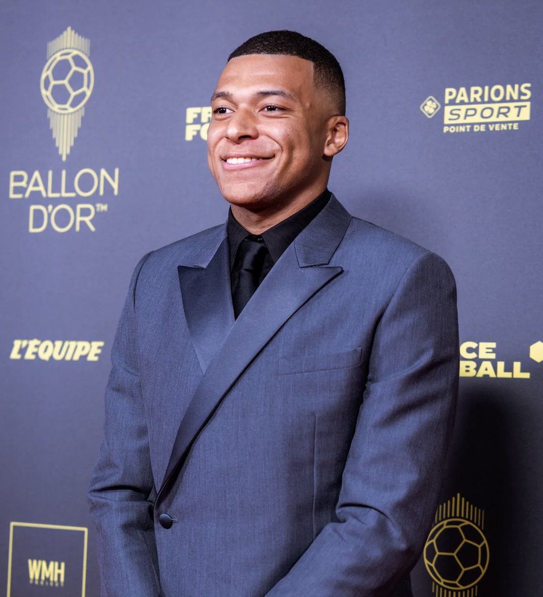 sportricolore's tweet photo. 🇫🇷 Kylian Mbappé reverse 30% de ses bénéfices à son association qui vient en aide aux jeunes : Inspired By KM 👏

Objectif, aider des centaines de jeunes à se développer et à découvrir des activités sportives et culturelles 🌟 https://t.co/yCTvhfQssD