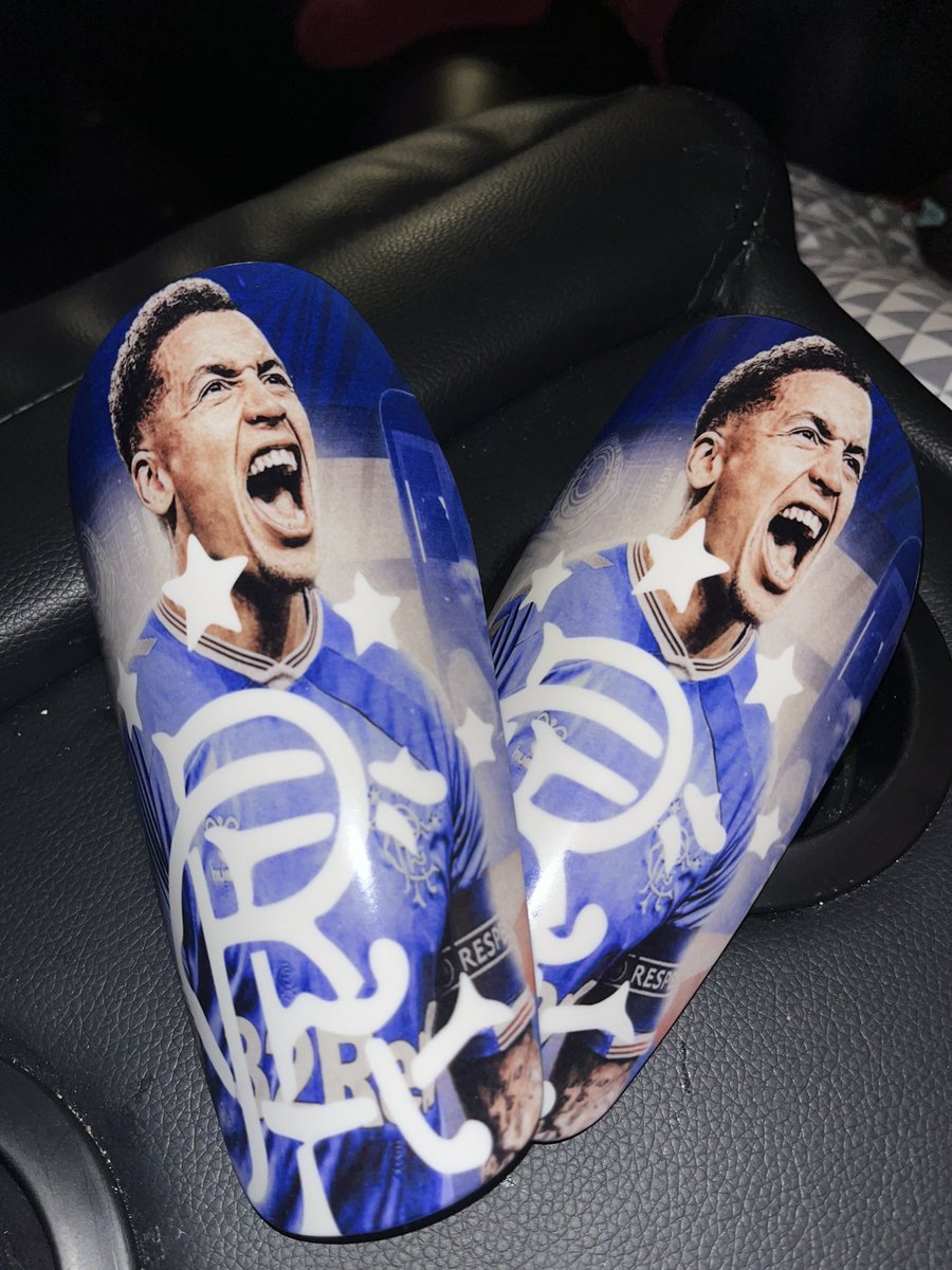 tonzpearsonx's tweet photo. Freddie’s buzzing to get his new shin pads on tonight for training 🤣 @RangersFC @James_Tavernier https://t.co/kaj88PG3tW
