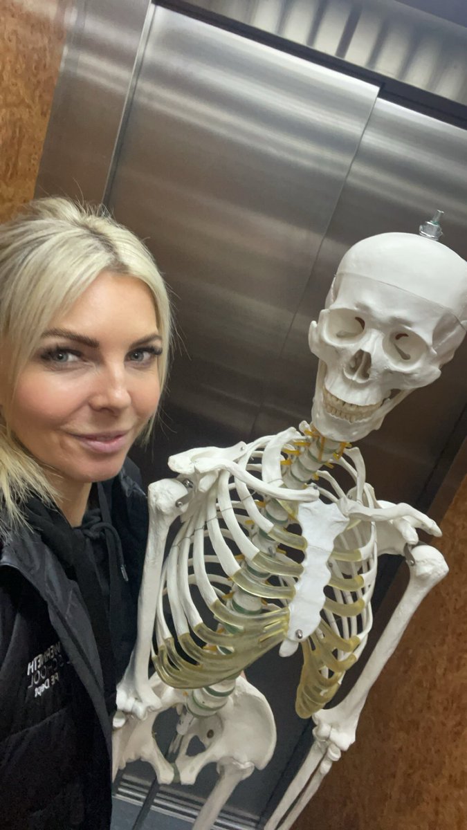 mrsangovePE's tweet photo. Had way too much fun teaching with this dude today. Took him for a tour of the school and he’s now back in his science prep room. Let’s hope his presence is remembered in May 2025 in the minds of my Year 10s 🤣 💀 🦴 #skeletalsystem #aqape #bringlearningtolife https://t.co/P1YKj0njfx