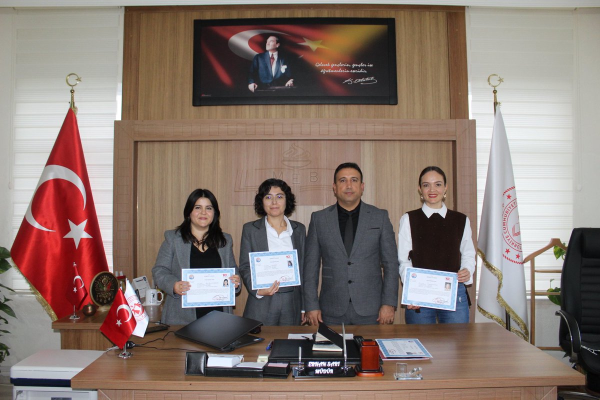 İlçe Milli Eğitim Müdürümüz Sayın Erhan SARI, Mersin Valimiz Sayın Ali Hamza PEHLİVAN'ın Başarı Belgesi ile taltif ettiği Okul Müdürlerimize  belgelerini takdim ederek, başarılarının devamını diledi.
<a href="/ahpehlivan53/">Ali Hamza Pehlivan</a> <a href="/fazilet_durmus/">Fazilet Öğretmen 🇹🇷</a> 
<a href="/aydincik_33/">Aydıncık Kaymakamlığı</a> <a href="/ErhanSa33/">Erhan Sarı</a>