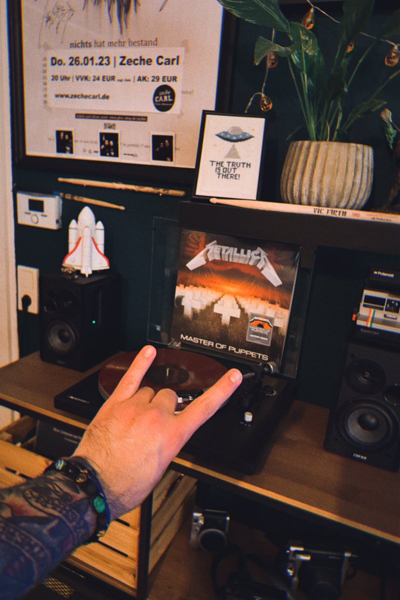 MicShotFirst's tweet photo. Do you want heavy? 'Tallica gives you HEAVY!🔥 

#doyouwantheavy #metallica #masterofpuppets https://t.co/6jdtinz342