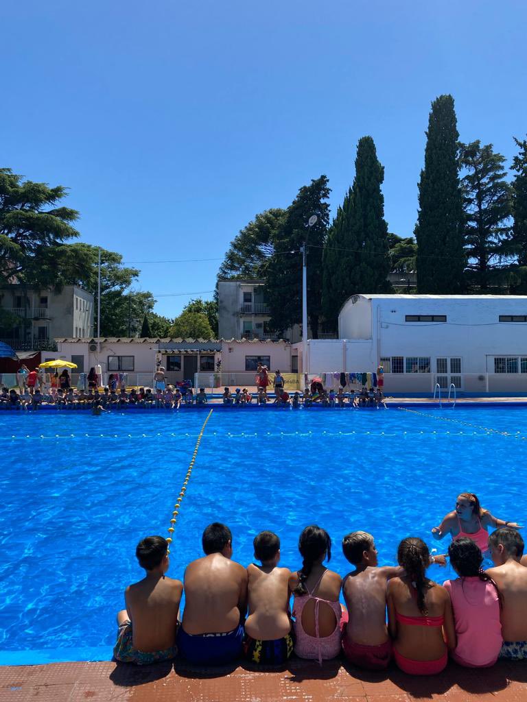 DeportesBA's tweet image. Hermoso día de pile en el polideportivo #Dorrego #ColoniasBA