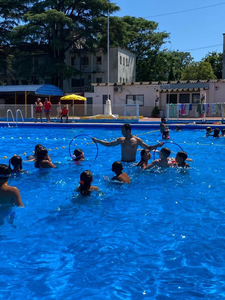 DeportesBA's tweet image. Hermoso día de pile en el polideportivo #Dorrego #ColoniasBA
