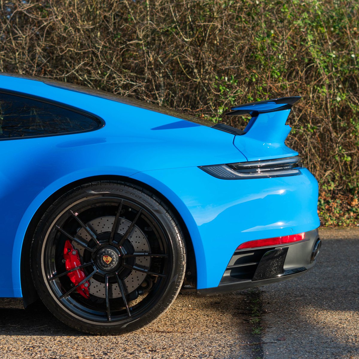 __anthony_james's tweet photo. Sometimes you’ve got to wing it! Our latest arrival brings some icy hues to this frosty January. Full details coming soon to https://t.co/L813Fbs1Jv

#Porsche #Aerokit #SharkBlue #CarreraGTS https://t.co/QhYWAyvzSI