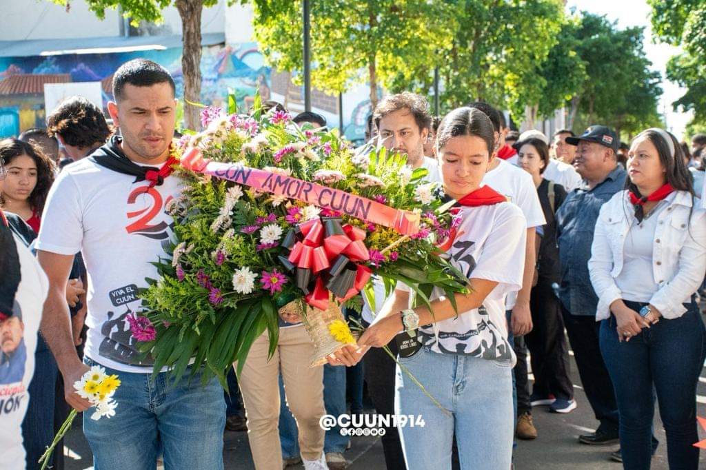 cuununan's tweet photo. Participación en Guardia de Honor y Entrega floral en conmemoracion del 54 aniversario del Tránsito a la Inmortalidad de nuestro Poeta Revolucionario Leonel Rugama.

#4519LapatriaLaRevolución
#MásVictoriasMásBienestar
#CUUN1914 https://t.co/AIiyPlhBmW