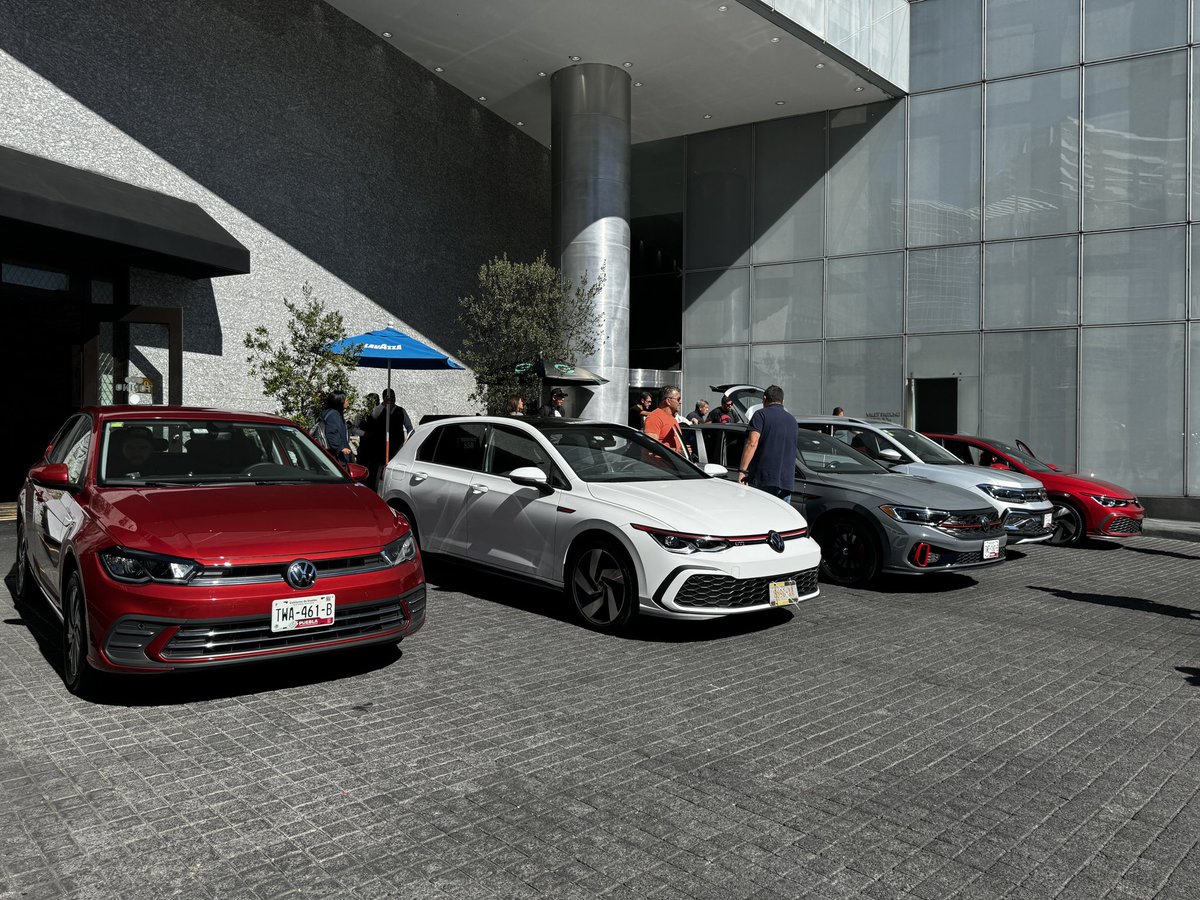 AutosyMas's tweet photo. HOY tenemos prueba de manejo con algunas estrellas de @Volkswagen_MX, entre ellas el nuevo Golf GTI y el nuevo Polo.
#VWPolo #GTI #JettaGLI #Saveiro #Terramont https://t.co/3rCzEoDo4M